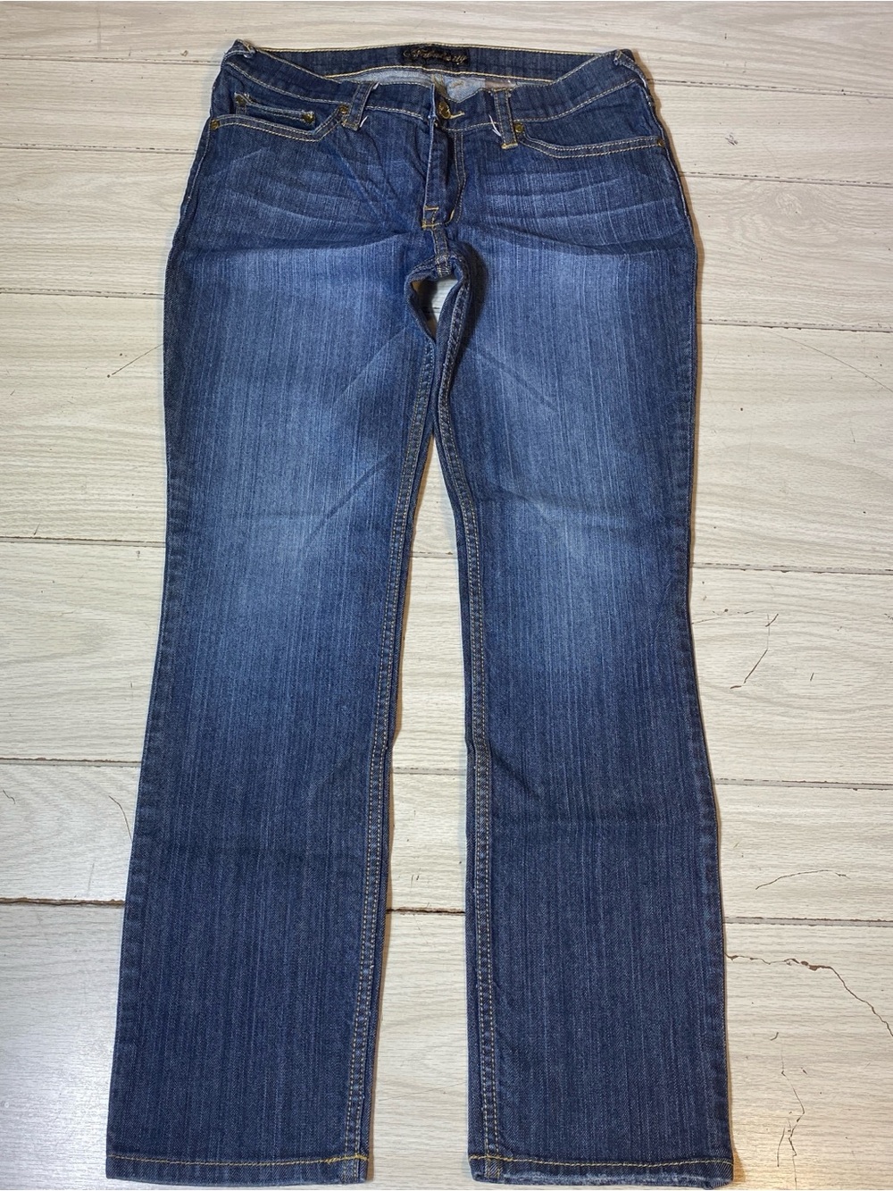 Fabulosity Women’s Blue Denim Jeans 9 Mid Rise Stretch Straight Leg Embroidered